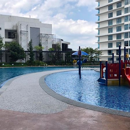 Legoland: Themed Family House at Puteri Harbour Apartment Johor Bahru Exterior photo